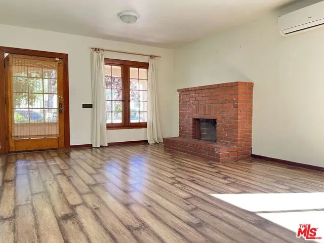 1320 Barrington Way, Glendale, CA 91206 - #2