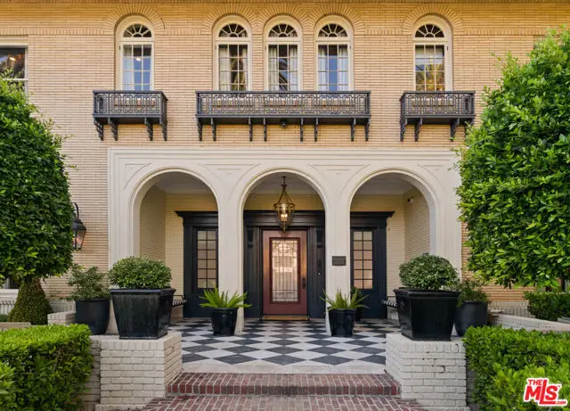 601 S Windsor Boulevard, Los Angeles, CA 90005 - Image #1