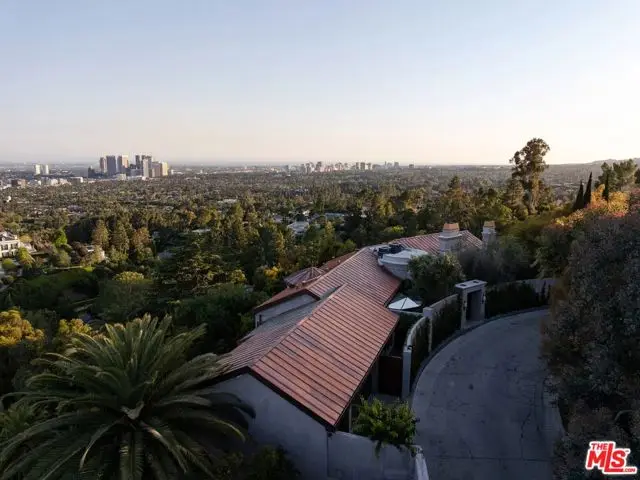 9360 Readcrest Drive, Beverly Hills, CA 90210 - Image #2