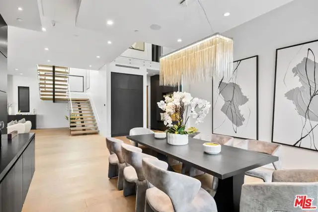 14812 Morrison Street, Sherman Oaks, CA 91403 - Image #2