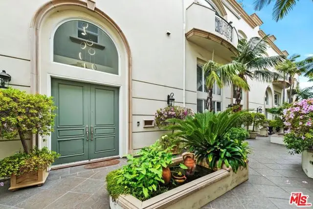 11974 Mayfield Avenue #2, Los Angeles, CA 90049 - Image #1