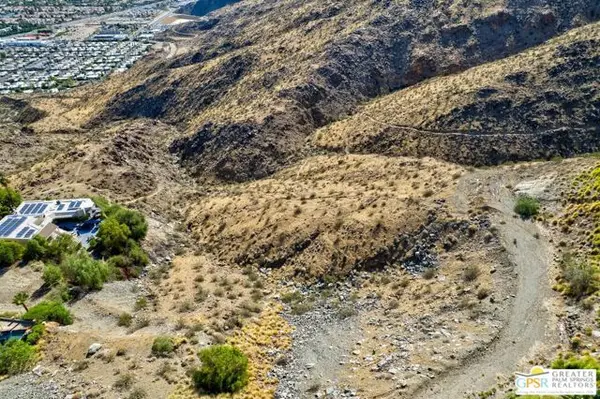 2390 Southridge Dr, Palm Springs, CA 92264