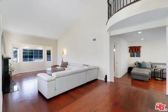 6347 Wynne Avenue, Tarzana, CA 91335 - Image #3