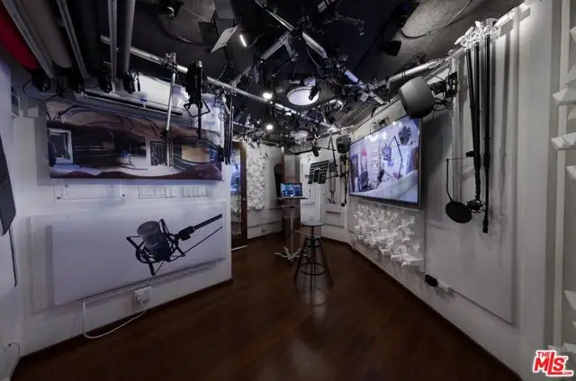 4447 Calhoun Avenue, Sherman Oaks, CA 91423 - #2