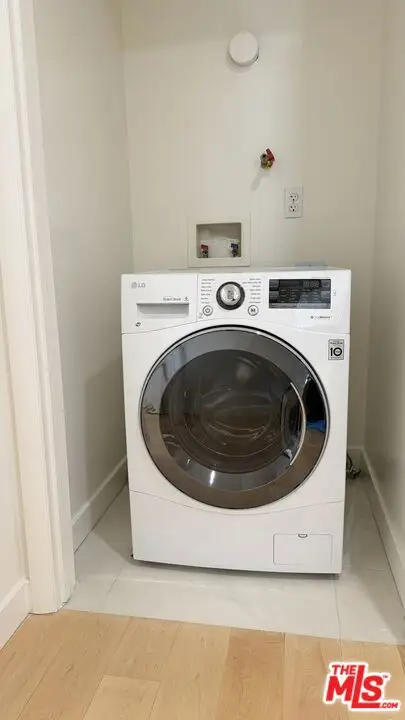 1529 S Westgate Avenue #401, Los Angeles, CA 90025