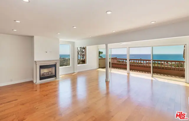 23914 De Ville Way #D, Malibu, CA 90265 - Image #2