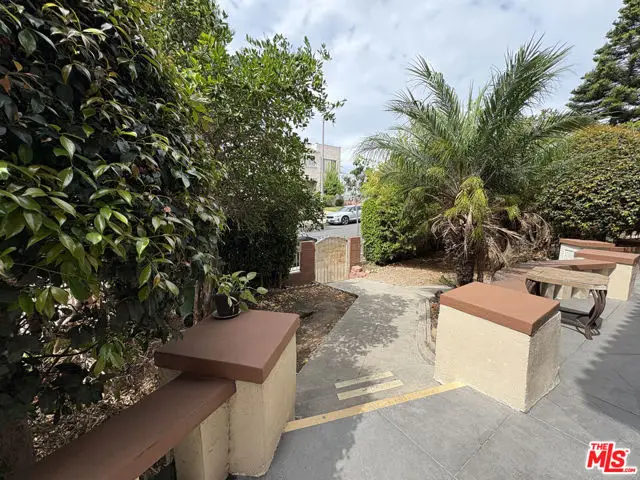 2006 S Harcourt Avenue, Los Angeles, CA 90016 - Image #3