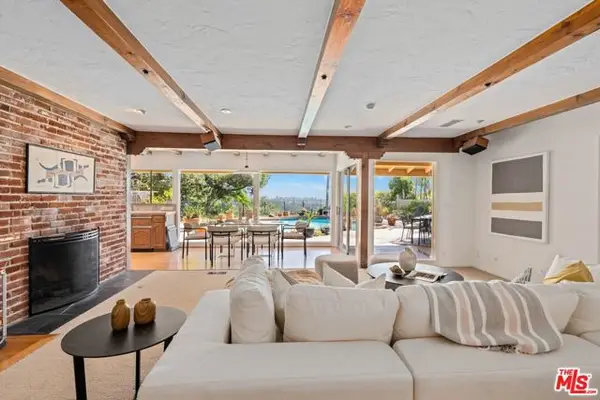 2200 Jeffersonia Way, Los Angeles, CA 90049