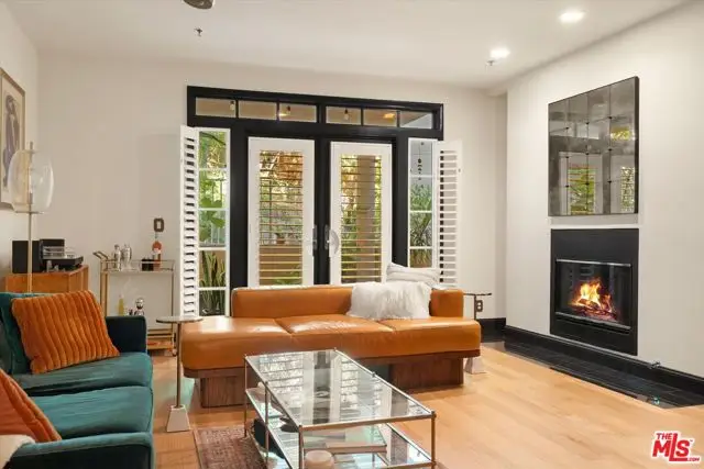 2222 N Beachwood Drive #211, Los Angeles, CA 90068 - Image #1