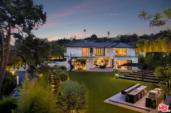 822 N Kenter, Los Angeles, CA 90049