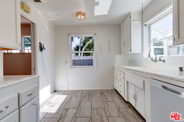 7024 Kentwood Avenue, Los Angeles, CA 90045 - Image #3