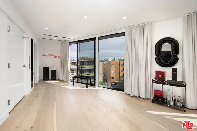 1533 N Vista Street #401, Los Angeles, CA 90046 - Image #3