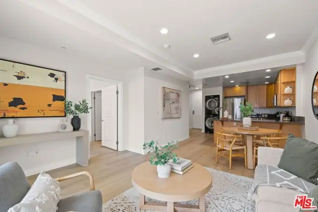 3061 W 12th Place #203, Los Angeles, CA 90006 - Image #1