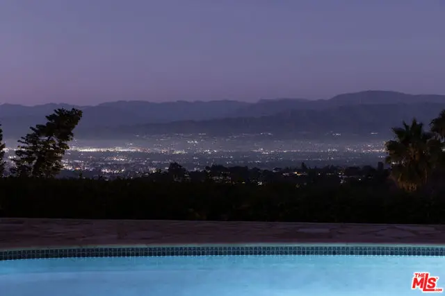 8559 Edwin Drive, Los Angeles, CA 90046 - Image #3