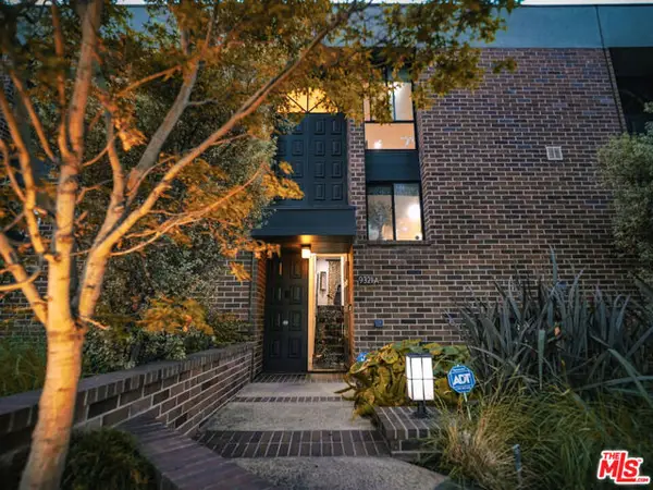 9321 Burton Way #A, Beverly Hills, CA 90210