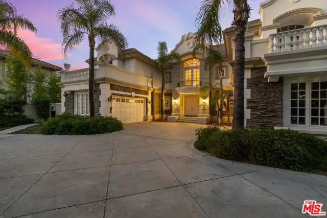 19016 Devonport Lane, Tarzana, CA 91356 - Image #3