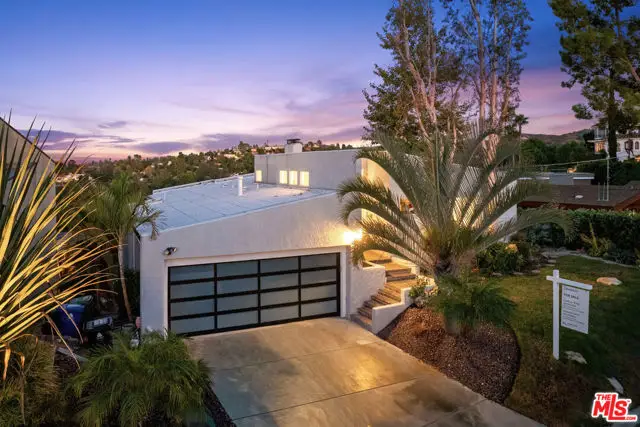 21694 Yucatan Avenue, Woodland Hills, CA 91364 - Image #2