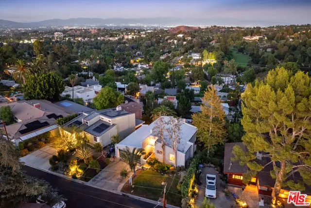 21694 Yucatan Avenue, Woodland Hills, CA 91364 - Image #3