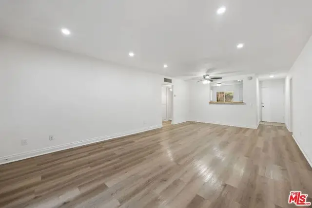 18350 Hatteras Street #183, Tarzana, CA 91356 - Image #3