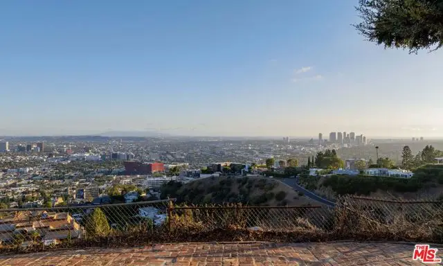 8900 Evanview Drive, Los Angeles, CA 90069 - Image #2