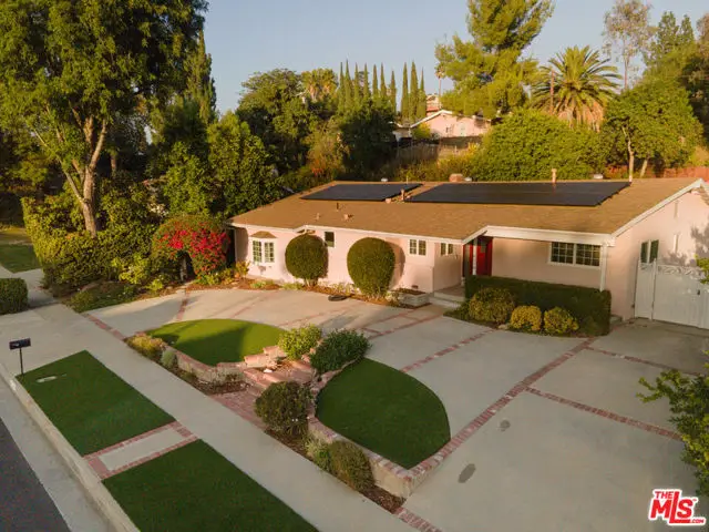 8510 Capistrano Avenue, Canoga Park, CA 91304 - Image #3