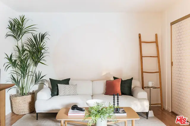 532 N Rossmore Avenue #406, Los Angeles, CA 90004 - Image #2