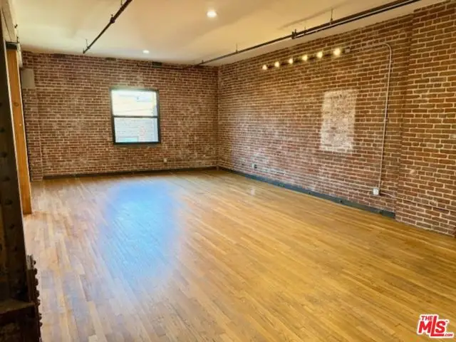 215 S Santa Fe Avenue #4, Los Angeles, CA 90012 - #2