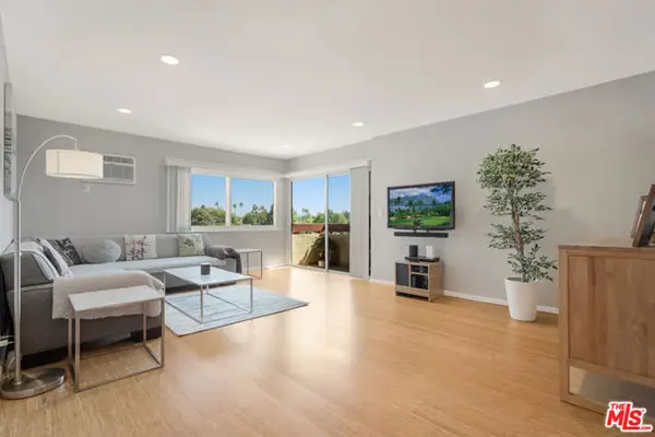 8001 Redlands Street #207, Playa Del Rey (los Angeles), CA 90293