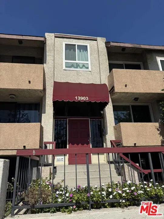 13903 Sherman Way #7, Van Nuys (los Angeles), CA 91405