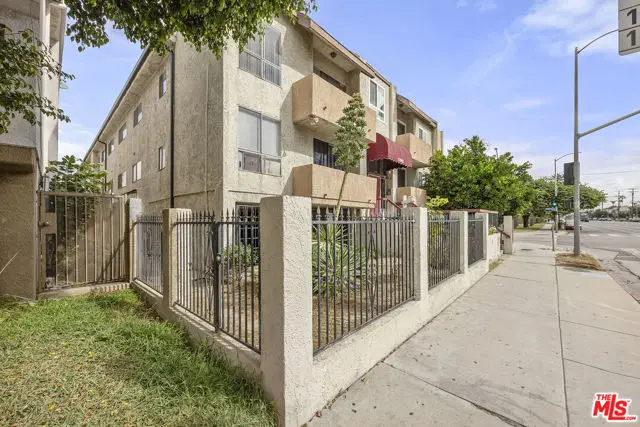 13903 Sherman Way #7, Van Nuys, CA 91405 - Image #2