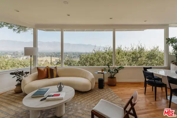 910 Glen Oaks Boulevard, Pasadena, CA 91105