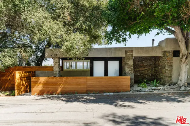 910 Glen Oaks Boulevard, Pasadena, CA 91105 - Image #2