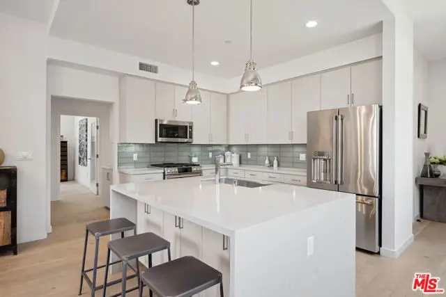 1746 Garfield Place #203, Los Angeles, CA 90028 - Image #1