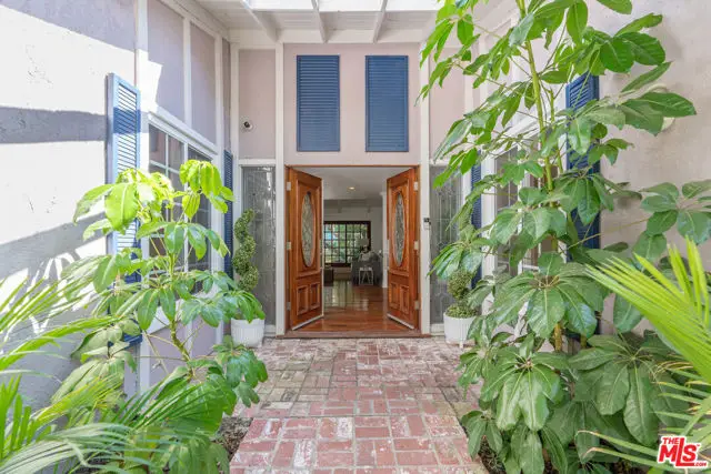 4126 Ellenita Avenue, Tarzana, CA 91356 - Image #3