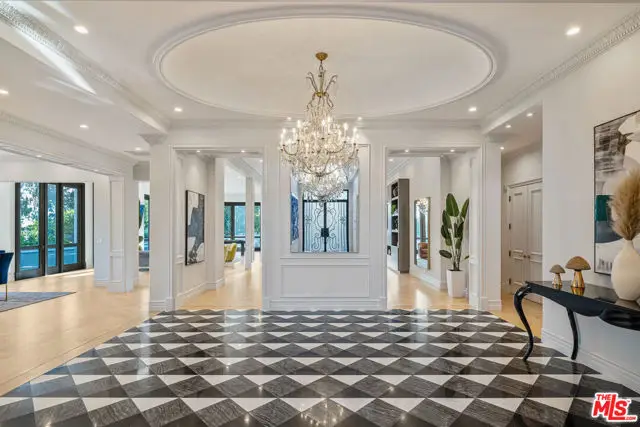 402 Doheny Road, Beverly Hills, CA 90210 - Image #3