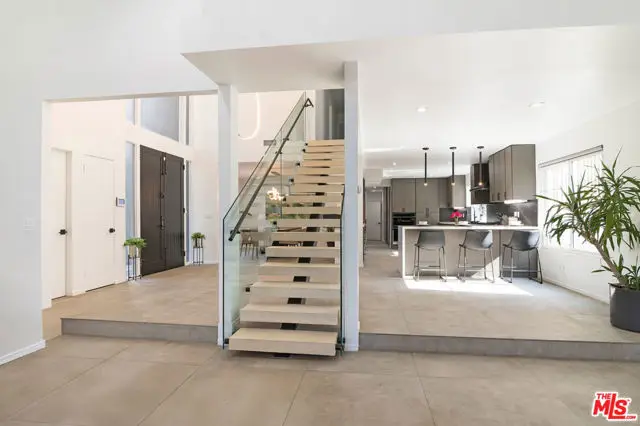 3585 Alana Drive, Sherman Oaks, CA 91403 - Image #2