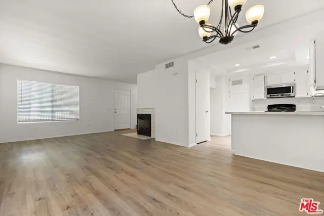 18850 Vista Del Canon #B, Santa Clarita, CA 91321 - Image #1