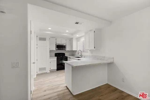 18850 Vista Del Canon #B, Santa Clarita, CA 91321 - Image #2