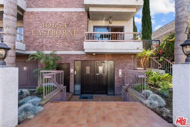 10654 Eastborne Avenue #102, Los Angeles, CA 90024 - Image #2