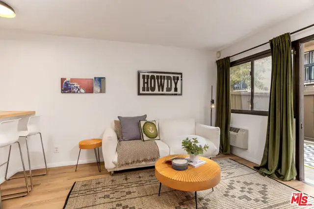 320 S Ardmore Avenue #111, Los Angeles, CA 90020 - Image #1