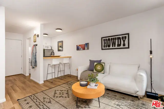 320 S Ardmore Avenue #111, Los Angeles, CA 90020 - Image #2