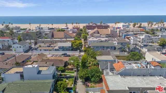 106 Paloma Avenue, Venice, CA 90291 - Image #3