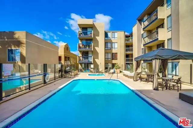 7320 Hawthorn Avenue #219, Los Angeles, CA 90046 - Image #1