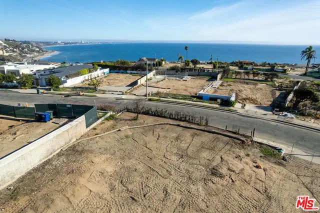 18441 Kingsport Drive, Malibu, CA 90265 - Image #2