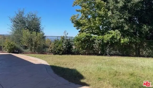 11040 Renaissance Drive, Tujunga, CA 91042 - Image #3