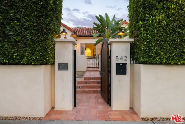 542 N Curson Avenue, Los Angeles, CA 90036 - Image #1