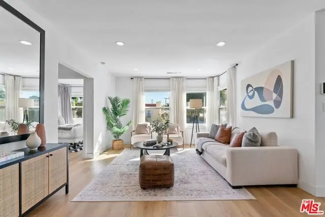 1741 S Spaulding Avenue, Los Angeles, CA 90019 - Image #3