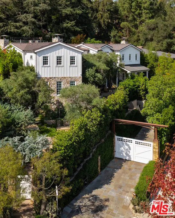 664 Elkins Road, Los Angeles, CA 90049 - Image #2