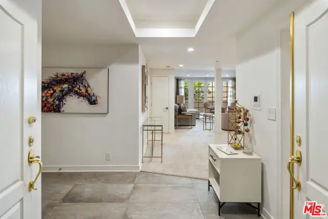 575 S Barrington Avenue #204, Los Angeles, CA 90049 - Image #1