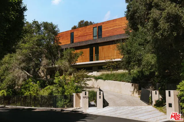 9705 Oak Pass Road, Beverly Hills, CA 90210 - Image #2